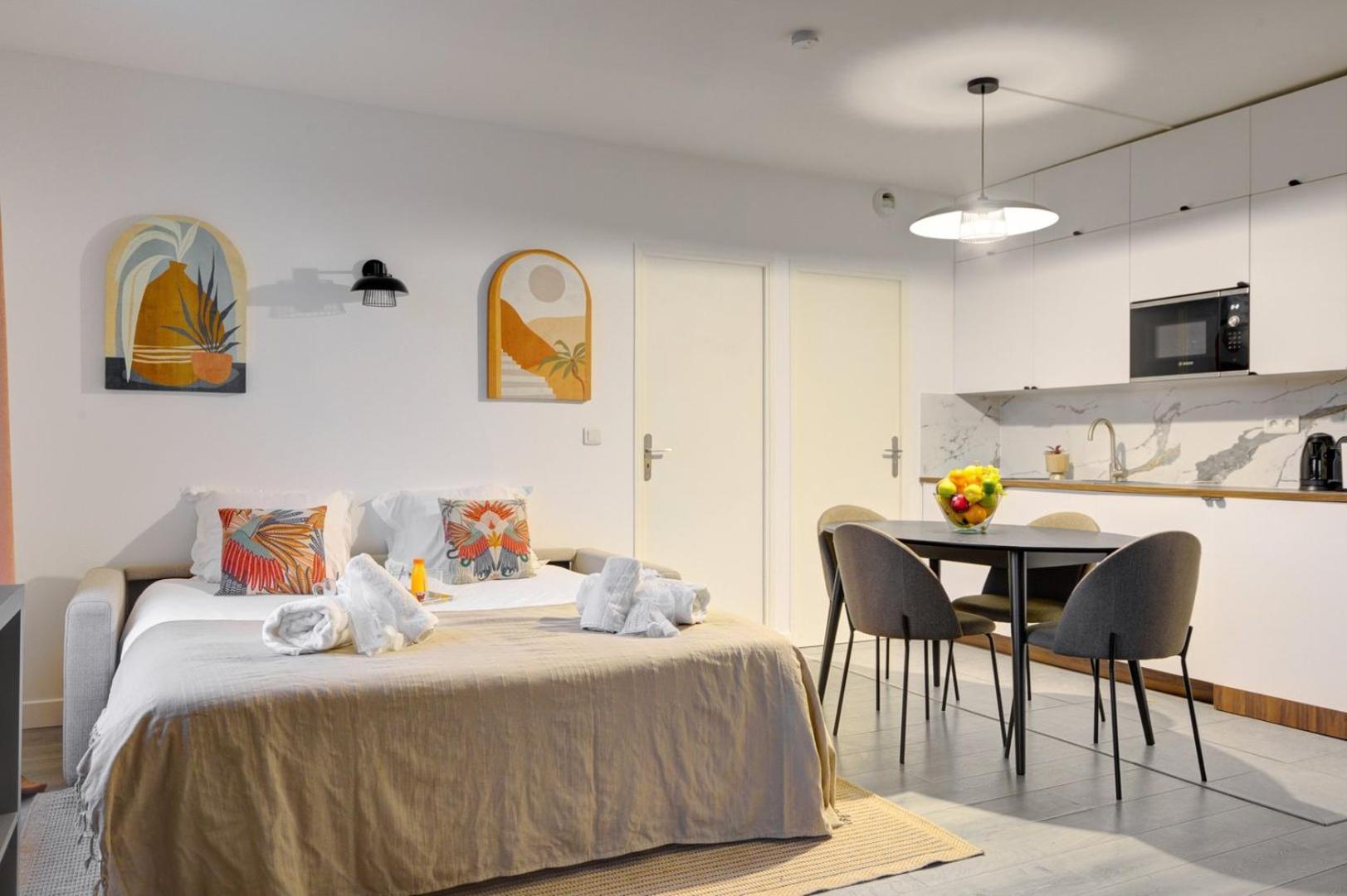 809 Suite Fantastic - Superb Apartment Bagnolet Bagian luar foto